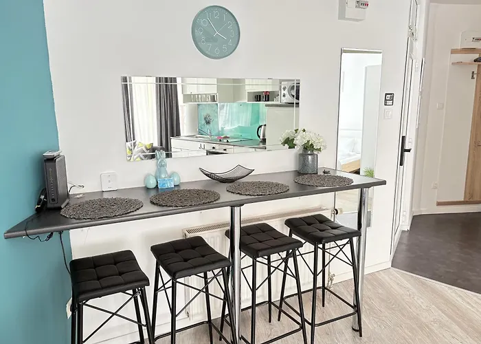 Atrium Apartment *